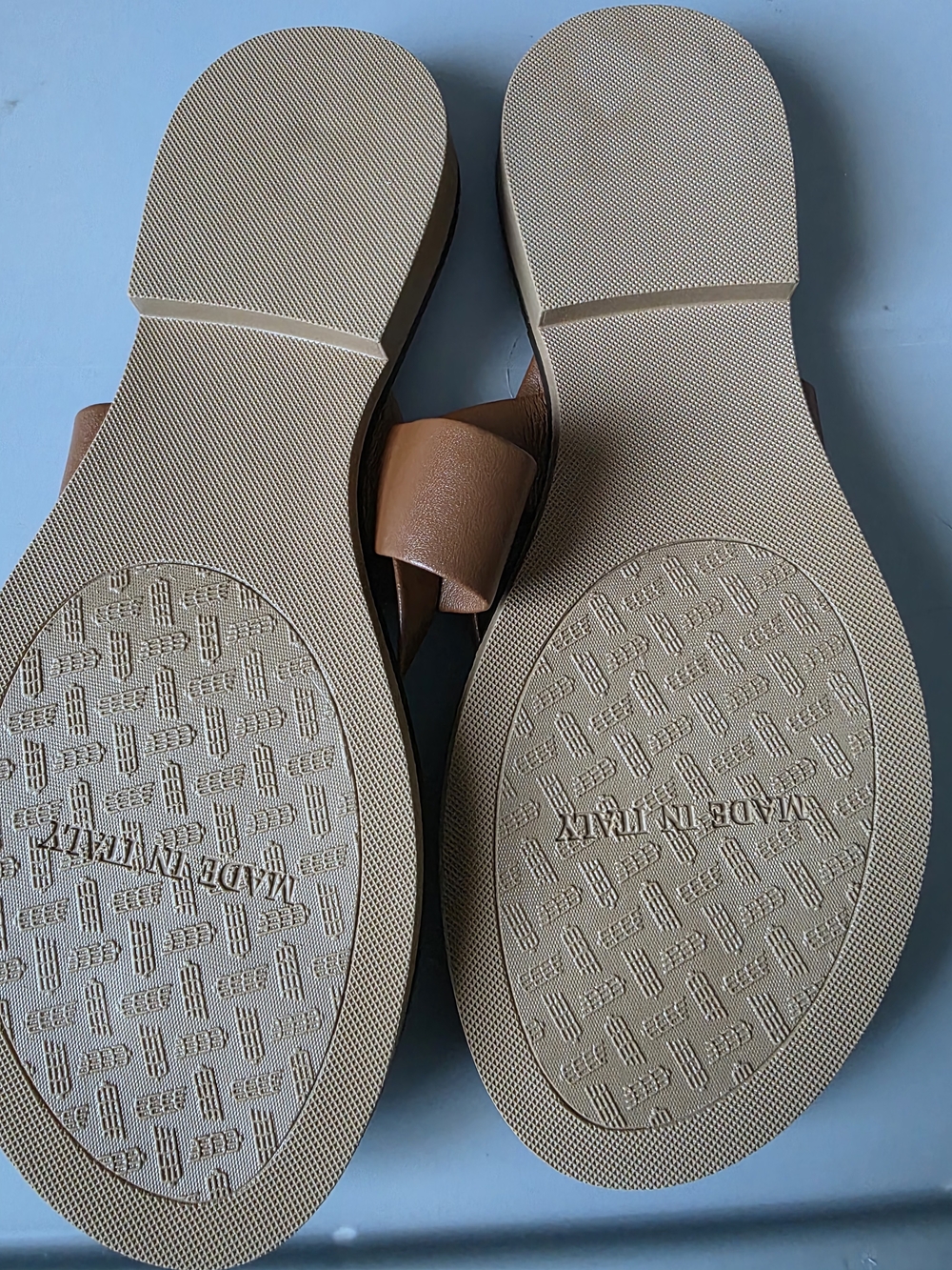TOSCANELLA Tan Leather Slide Sandals with Stud Detail.Made in ITALY - Picture 5 of 7